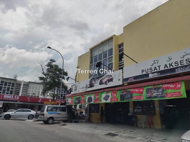 Taman Cempaka, Kempas, Tampoi
