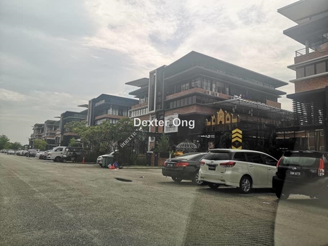 i32, bandar puteri puchong, Puchong