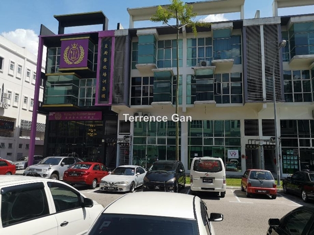 DANGA UTAMA SKUDAI 3.5 STOREY SHOP JLN PERTAMA 4 RENTAL INCOME RM7,000 BELOW MARKET VALUE, PUSAT PERDAGANGAN DANGA UTAMA, Johor Bahru