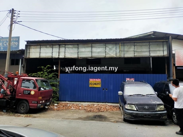 Facing Main Road at Taman Tamby Chik Karim factory, Batu Berendam