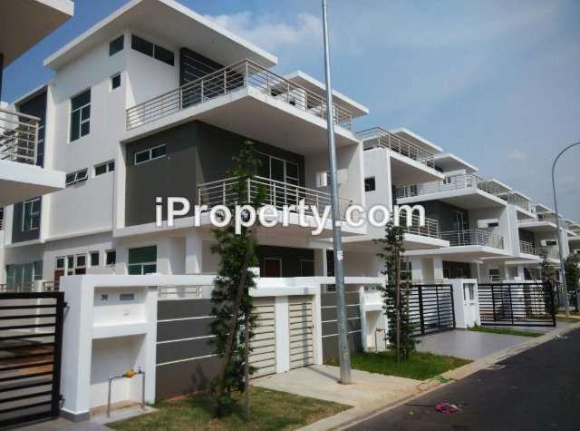 AUSTIN KIARA, Johor Bahru