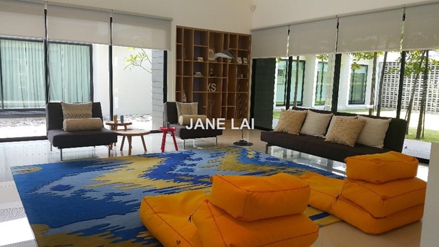 Leisure Farm, Gelang Patah