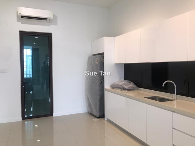 Isle of Kamares, Cyberjaya
