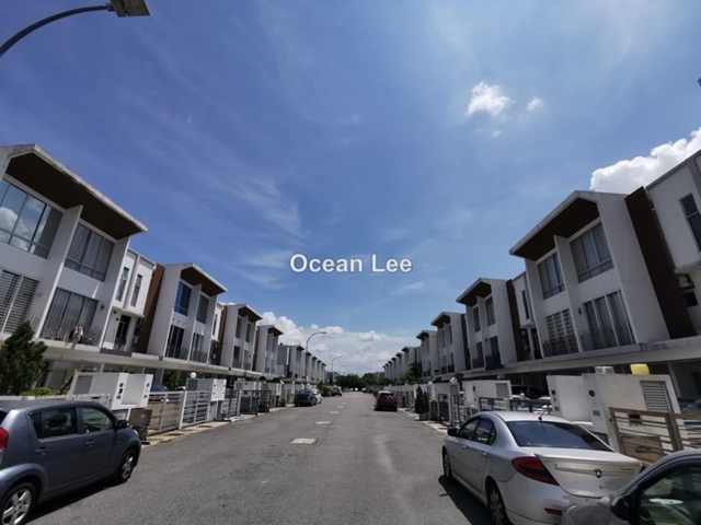 Cascadia Lake Vista, Puchong