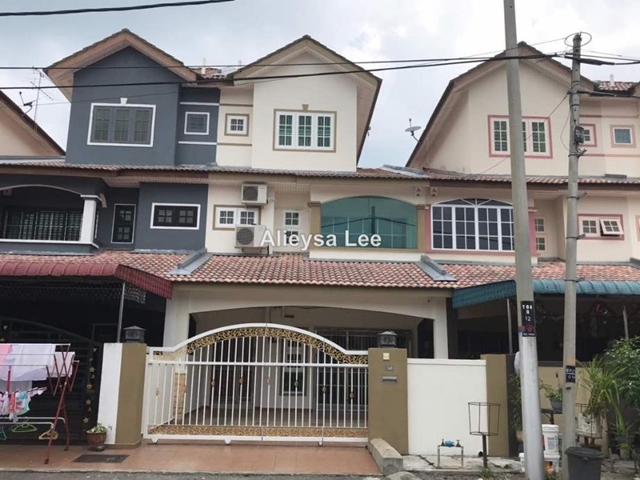 Perak Ayer Tawar Taman Bunga Matahari Ayer Tawar Intermediate 2 5 Sty Terrace Link House 5 Bedrooms For Sale Iproperty Com My