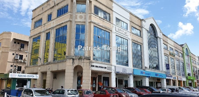 1st floor Office ( Corner ) for rent at Satok Road, Kuching