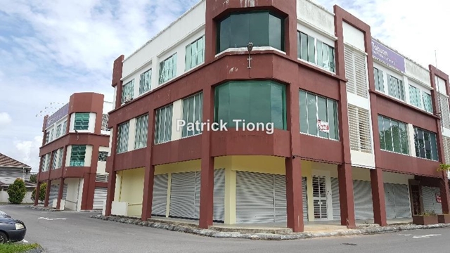 3 Storey Corner Shop for Sale at Tabuan Desa, Kuching