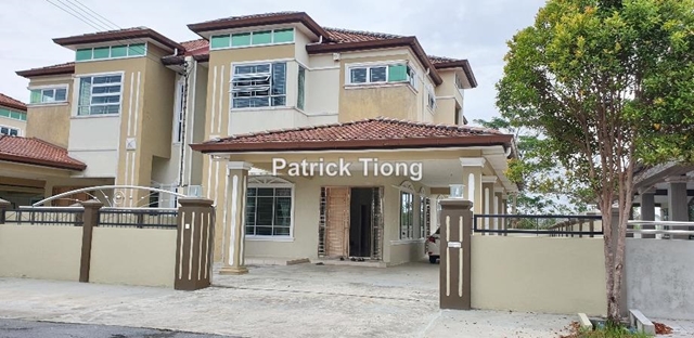 Semi Detached House at Uni-garden , Kota Samarahan