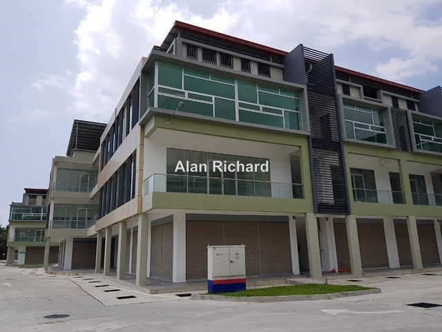Suria Inanam Corner Shoplot, Kota Kinabalu