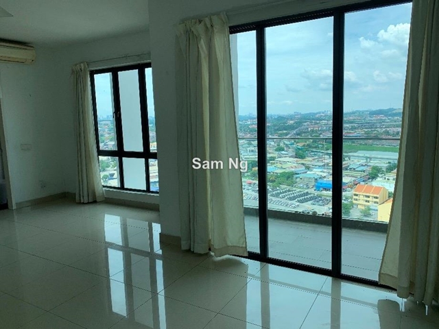Univ 360 Place, Seri Kembangan