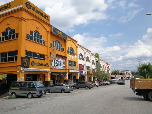 Serdang PSK, Pusat Perdagangan Seri Kembangan, Seri Kembangan