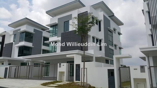 Taman Lambaian Residence, Kajang Bungalow 8 bedrooms for sale