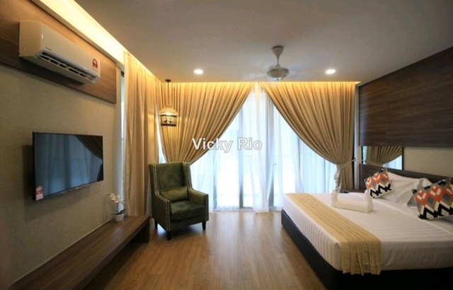 Tropical Villa, Taman Bukit Serdang, Seri Kembangan