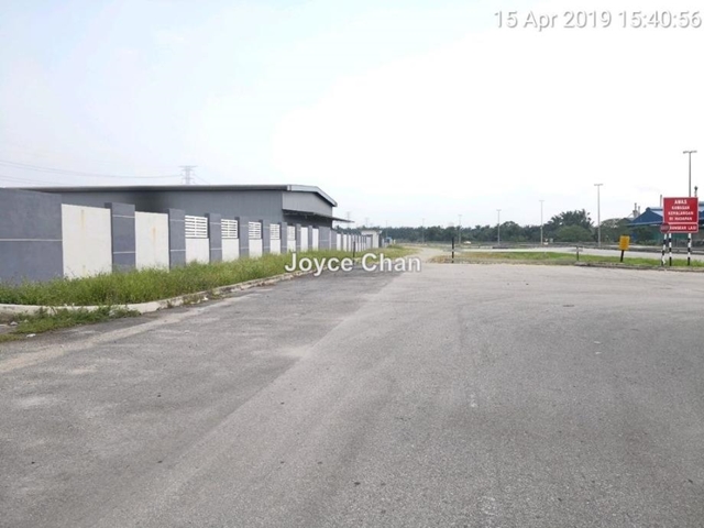 Kompleks Perabot Olak Lempit, Banting