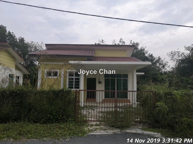 Kampung Banggol Saman, Selising