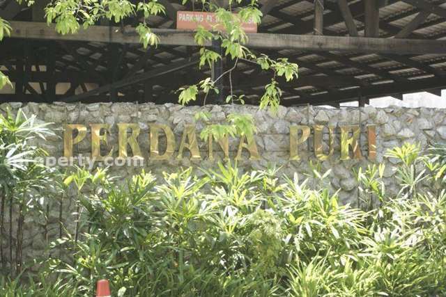 Perdana Puri, Desa Aman Puri, Kepong