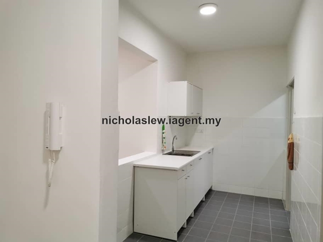 Aman Heights Condominium, Taman Bukit Serdang, Seri Kembangan