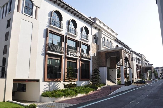 Isle of Kamares, Cyberjaya