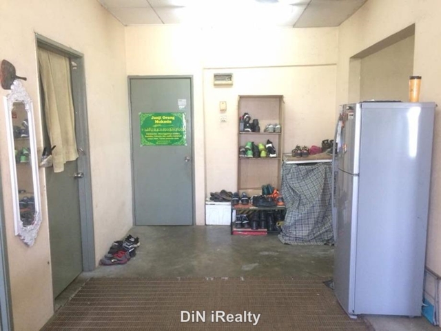 Pangsapuri Sri Melewar Apartment 3 Bedrooms For Sale In Glenmarie Selangor Iproperty Com My