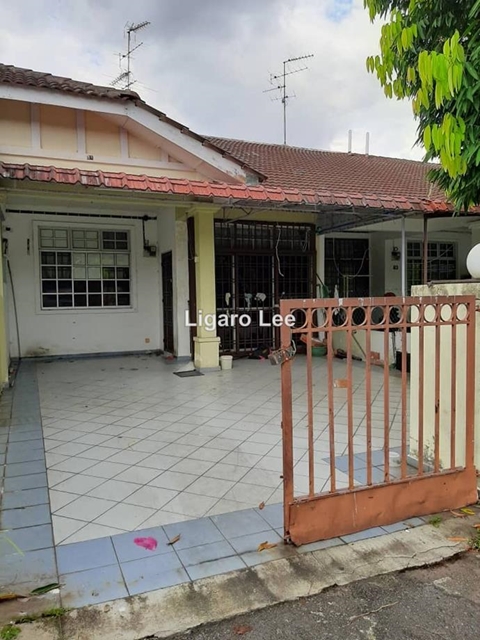 Bukit Indah, Perling