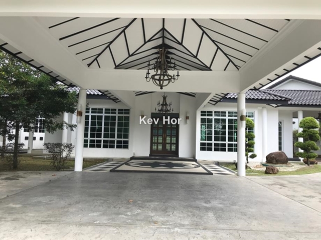 Leisure Farm, Gelang Patah