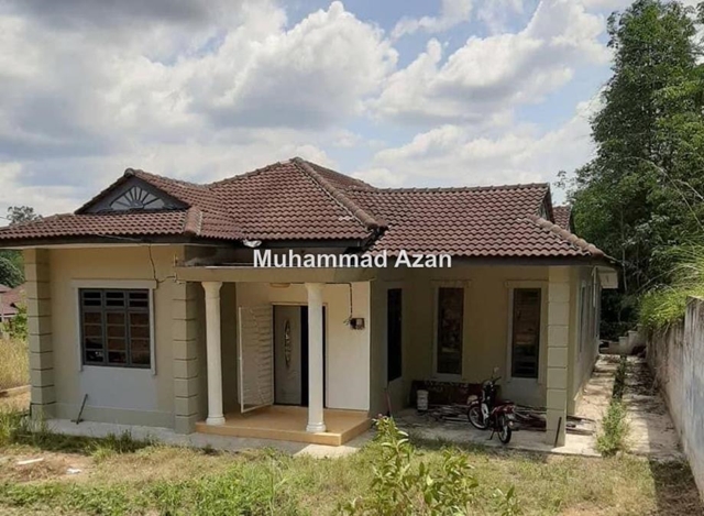 BANGLO PDG GEREK, BKT TIU, MACHANG, Machang