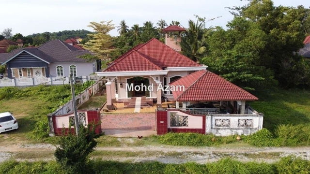 Banglo Luas Di Gunong Bachok kelantan, Bachok