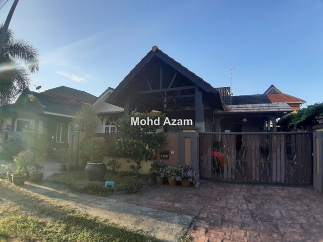 Banglo Setingkat Di Jalan Bayam Kota bharu, Kota Bharu