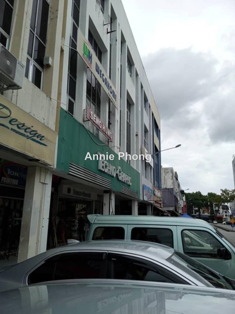 Rubber Road, Kuching