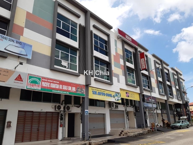 Jalan Air Putih, Kuantan