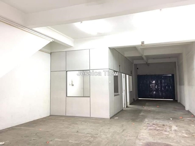 johor jaya jalan bakawali 41 double storey shop, Tebrau