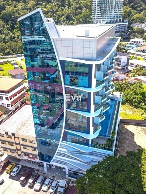 Spinnaker Suites, Likas