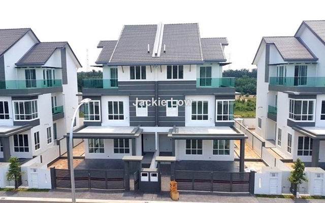 Alam Impian House For Sale / Facing Playground SemiD 2Storey House