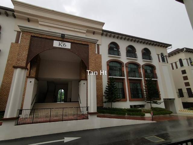 Isle of Kamares, Cyberjaya