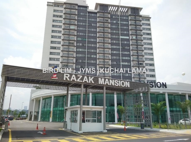 1 Razak Mansion Corner Condominium 3 bedrooms for rent in Sungai