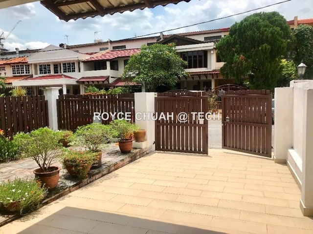 Zaaba , Taman Tun Dr Ismail
