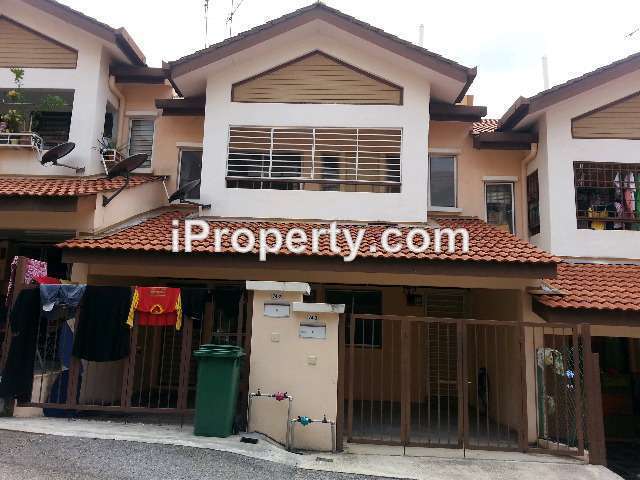 Taman Amansiara townhouse, Selayang Intermediate Townhouse 3 bedrooms