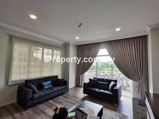 De Summit Condominium, Kuching